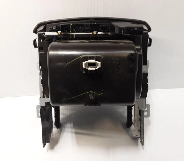 2017-2020 Chevrolet Tahoe Radio Control Panel Display Screen  ID 84096260 - Image 2 of 3