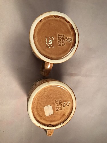 2 Sanyo Japan Mini Lusterware Ceramic Steins CMC label Embossed German Scenes - Picture 9 of 12