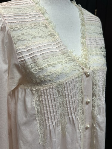 Vtg Victoria's Secret Victorian Pintuck Peignoir Dressing Gown Small Gold Label