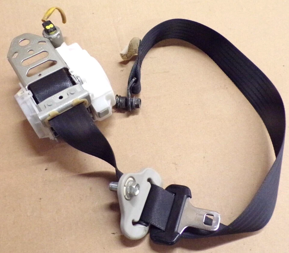 Suzuki SX4 2010 retractor de cinturón de seguridad (pasajero delantero) 2008-2012 Foto 2 de 2