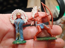 2 Native Americans Western Playset plastic toys from 50s/60s