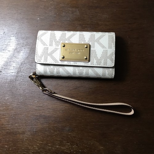 Michael Kors Jet Set Women's Wristlet Wallet White MK Signature iPhone 5 Case - Afbeelding 1 van 4