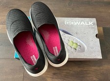 Image of Women’s Skechers Go Walk Crochet Slip On Trainer Black Size 7 Brand New In Box