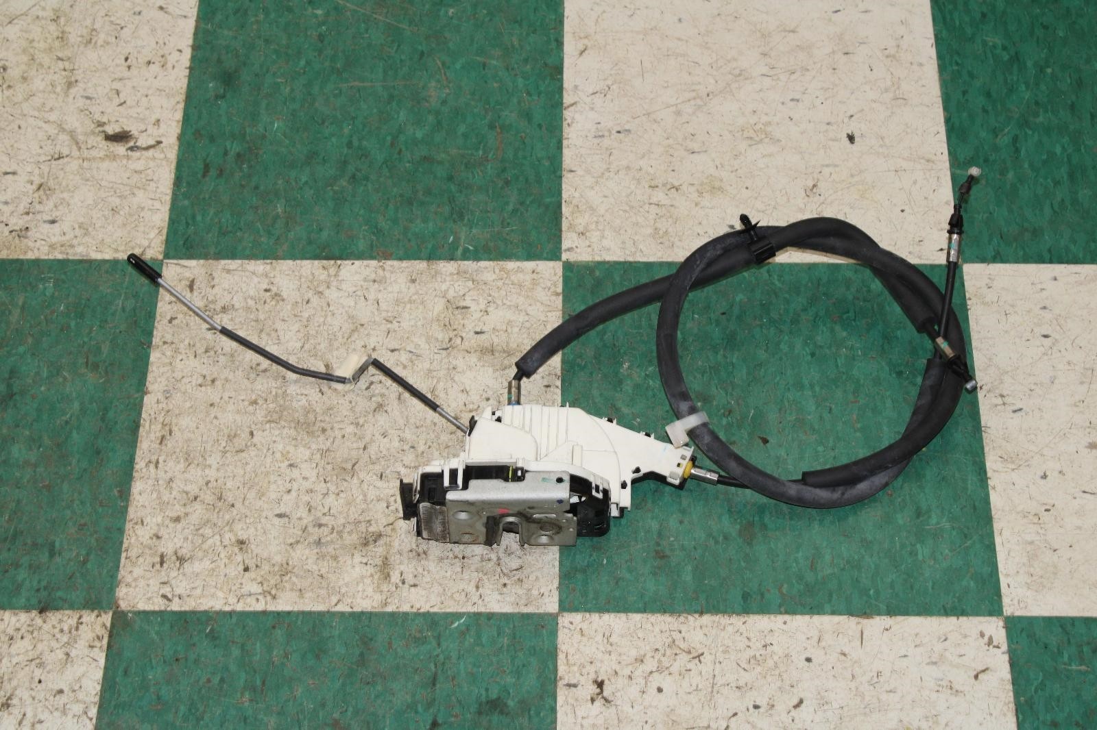 Maserati Ghibli 2014-2020 Front Right Door latch
