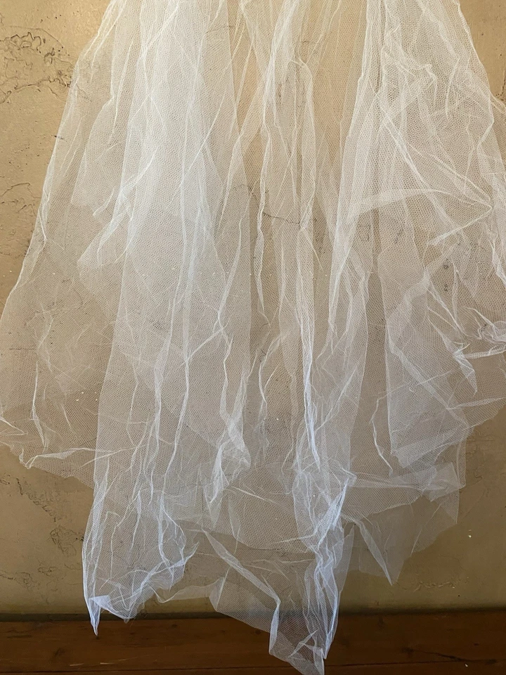 Velo de boda vintage años 40 marfil tul y flores pequeñas BOHO Foto 2 de 4