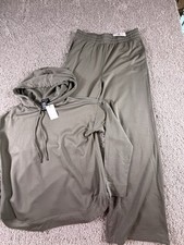 NWT Max  Mia 2 Piece Lounge Set Sage Green Size Medium Women  s