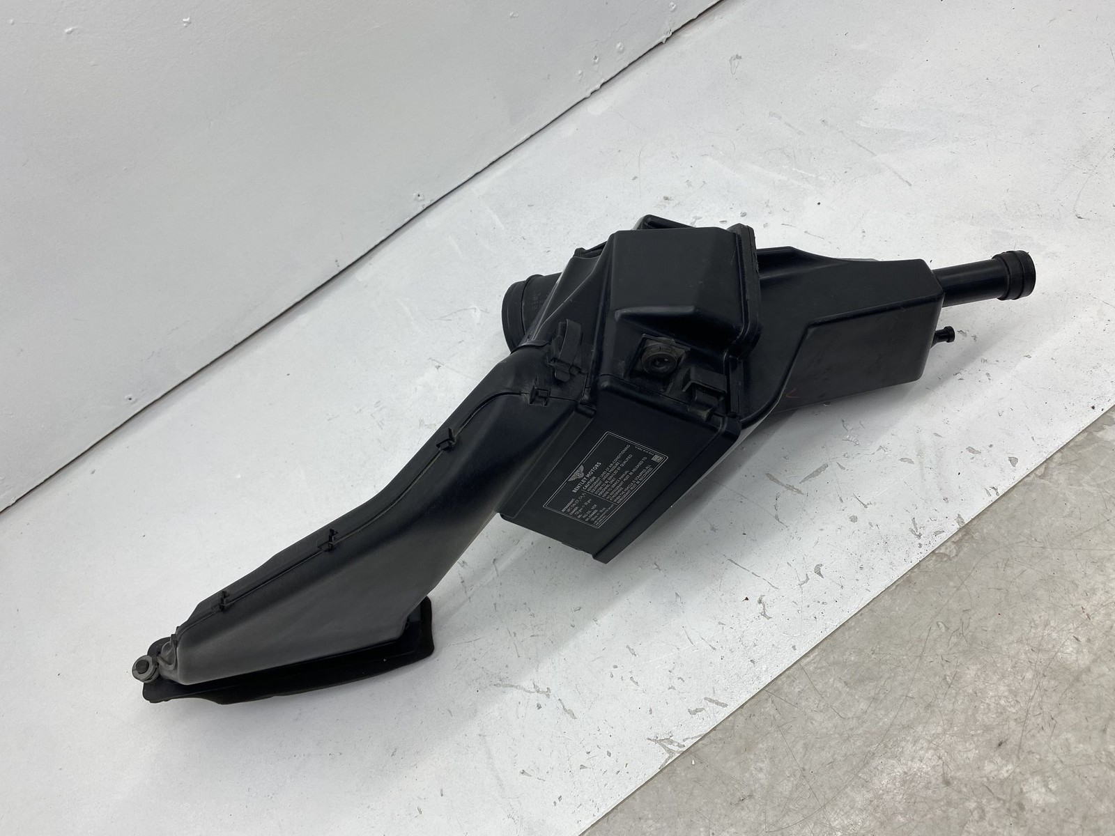 2010-2020 BENTLEY MULSANNE 6.8L FRONT RIGHT AIR FILTER HOUSING TUBE 3Y0129567
