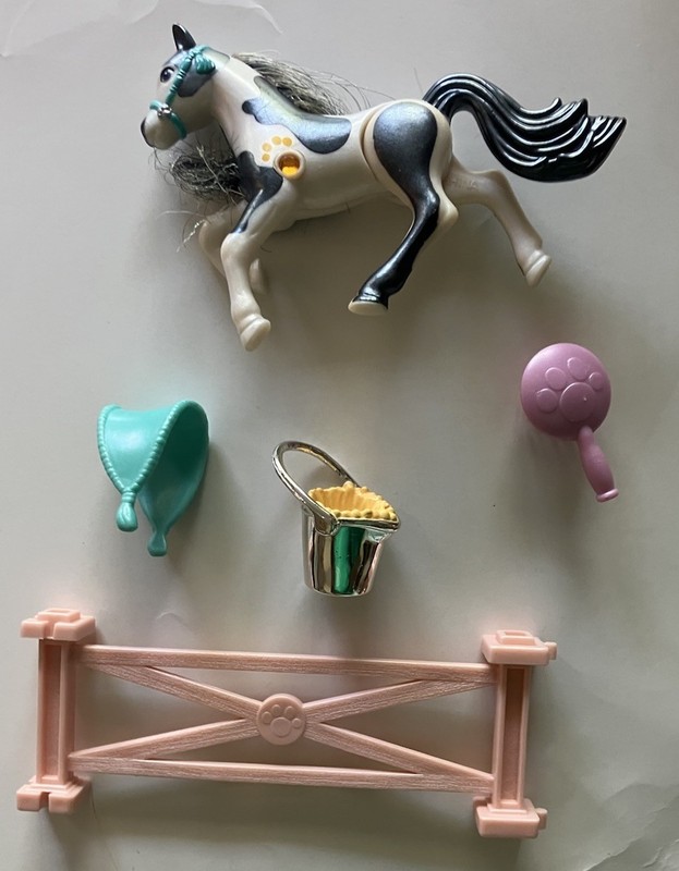 Littlest Pet Shop Pinto Horse With Accessories