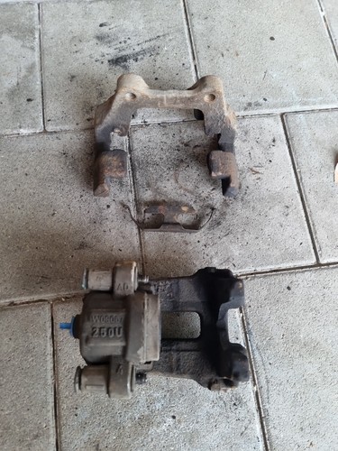 BMW 3er F30 330xd Bremssattel Träger, Bremssattelgehäuse W09067