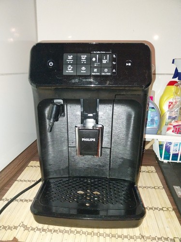 Philips Series 2200 2 Kaffeespezialitäten Kaffeevollautomat - Mattschwarz