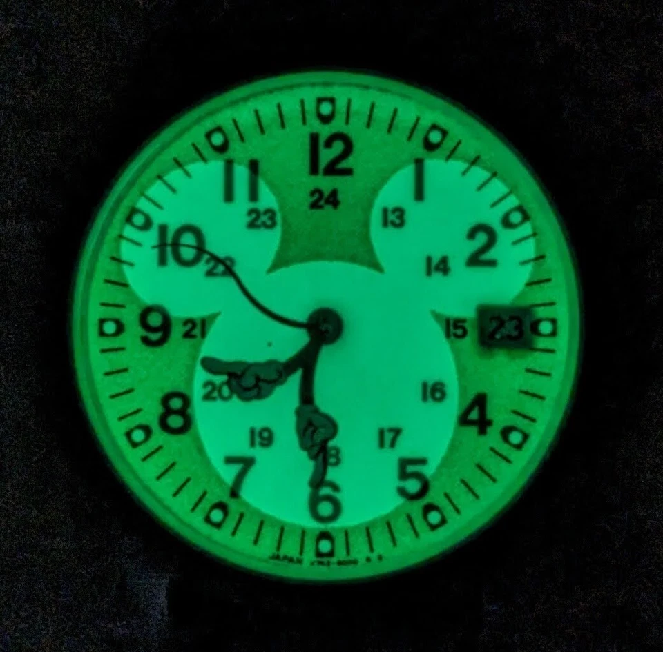 SEIKO Tokyo Disneyland Field Watch V742 Mickey Mouse hands Full Luminous Japan - Image 3 of 4