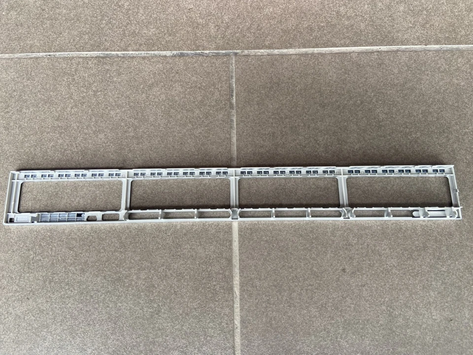 Cisco Catalyst WS-C3850-12X48U-S / L / E Faceplate for Replacement - Image 4 of 4