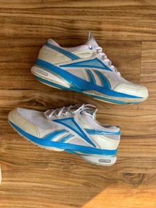 reebok easytone moving air