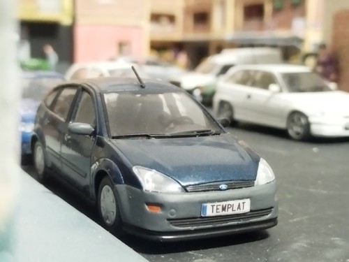 Ford Focus CLX mk1 1999 - IXO Salvat - 1/43 modificado efecto reparado - Imagen 10 de 11
