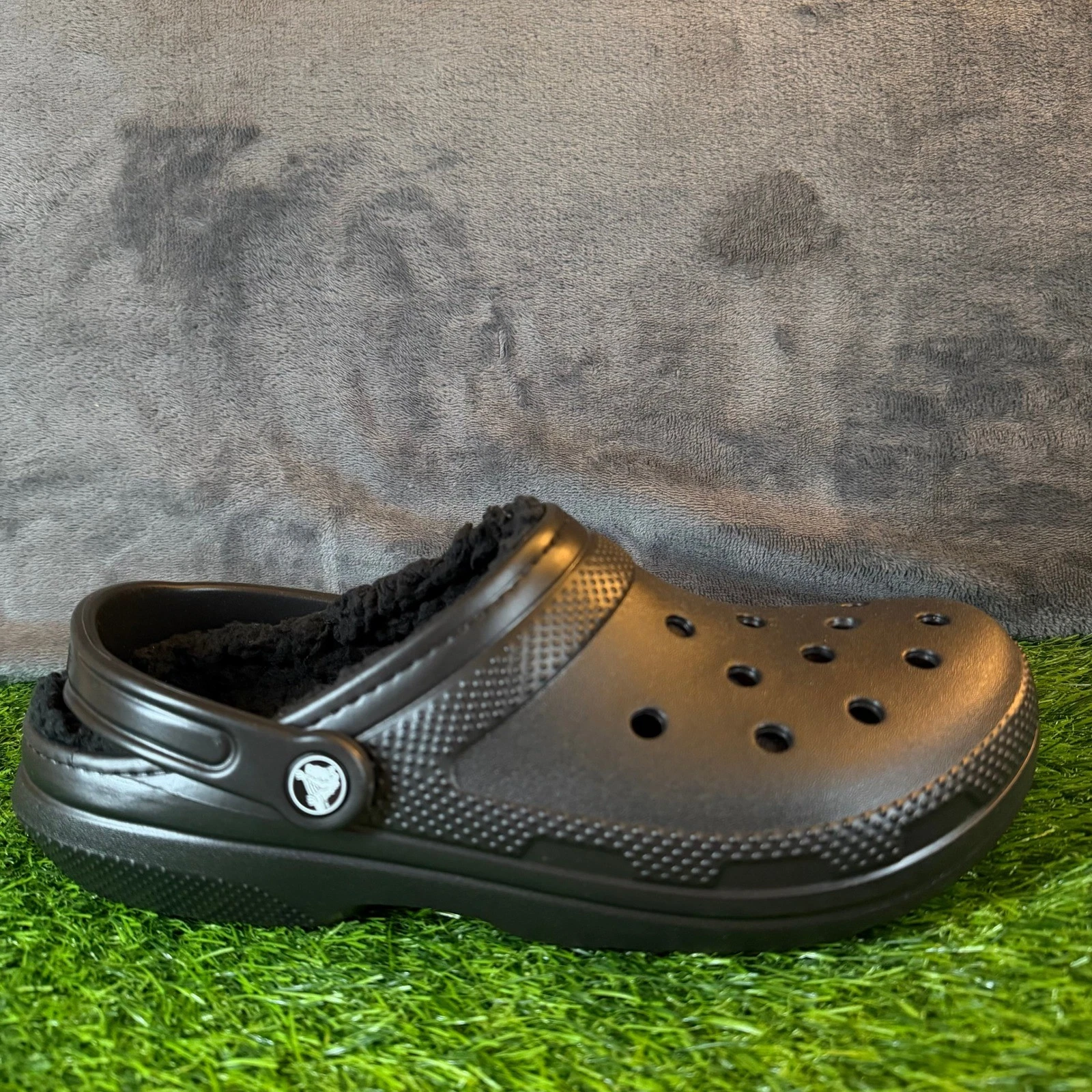 Crocs Classic Lined Clog Black Fleece Lined Mens 9 Womens 11 203591-060 NWT