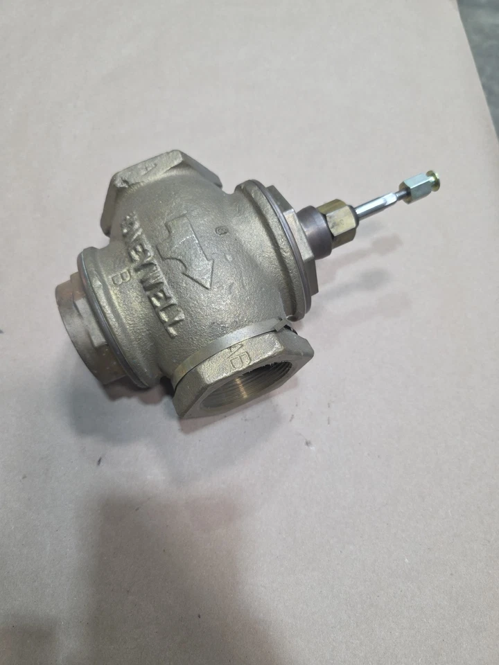 Honeywell V5013F1129 3 Way Mixing Valve  - Image 3 of 4