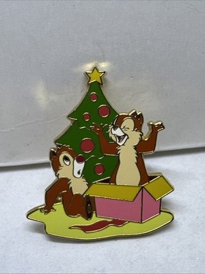 DLRP - Chip & Dale Christmas Tree - Chip in Gift Box Pin 35212