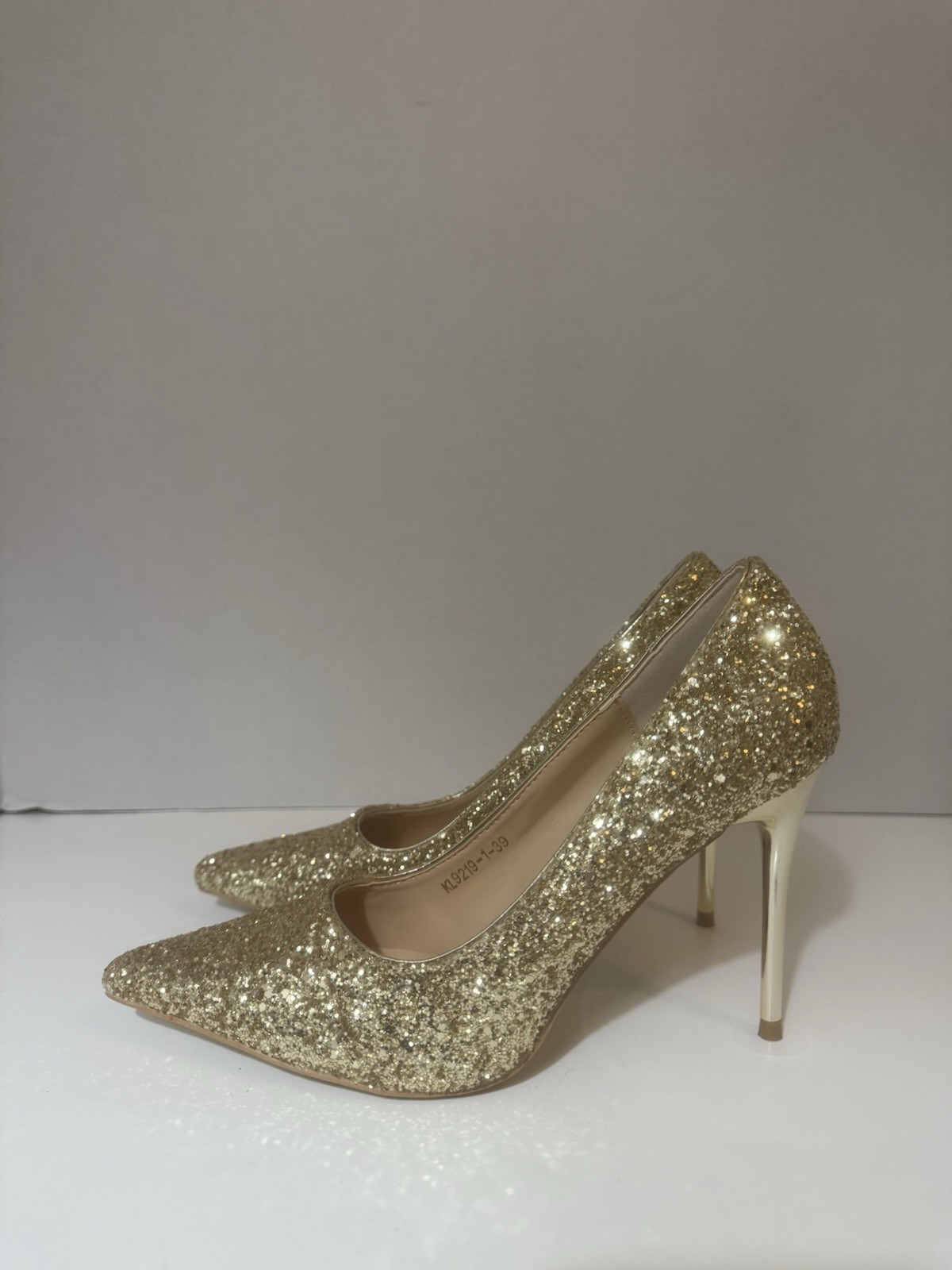 Bigtree gold sparkle stiletto pump heel holiday ladies 39 US 8-8.5