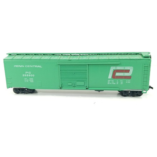 Athearn Escala HO Penn Central 50 Pies Enchufe Puerta Caja Coche PC 268800 Verde 1327 | Condition: Used