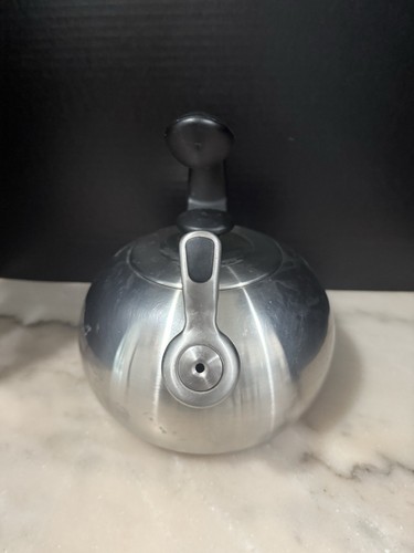 Chantal Stainless Steel Whistling 3qt Tea Kettle - Picture 5 of 8