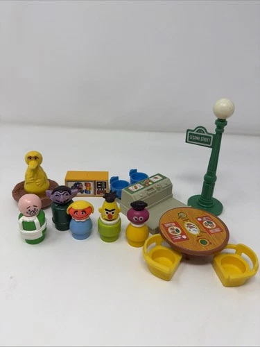 VINTAGE Fisher Price Little People SESAME STREET Figures & Accessories Lot of 13
