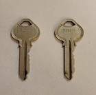 2 VINTAGE RUSSWIN BRASS KEYS ORNATE D522006 & D520206 — photo 4
