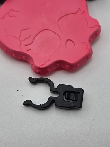 Monster High Deadluxe School Replacement Parts Speaker Clip Table Top Lot Mattel - Picture 2 of 9