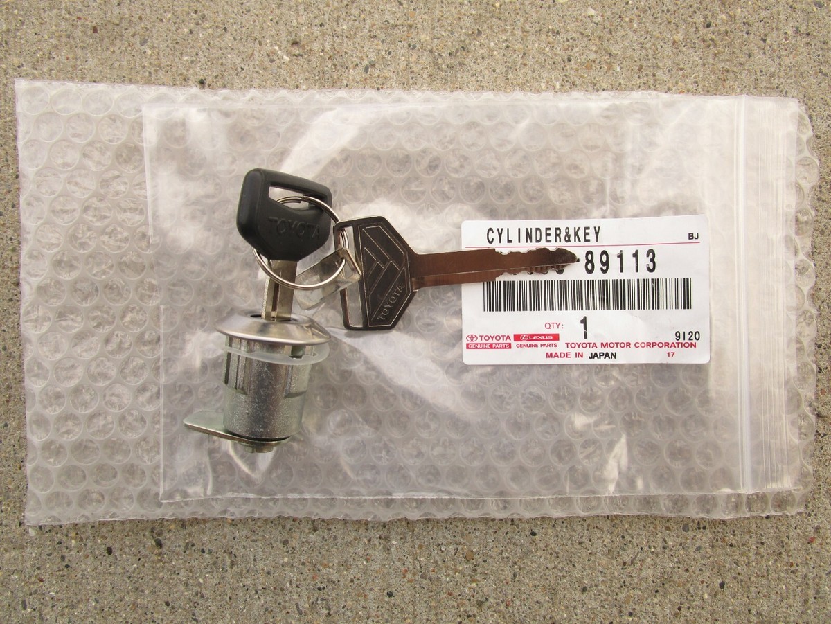 84 - 89 TOYOTA PICKUP FUEL FILLER LID COVER DOOR LOCK CYLINDER W