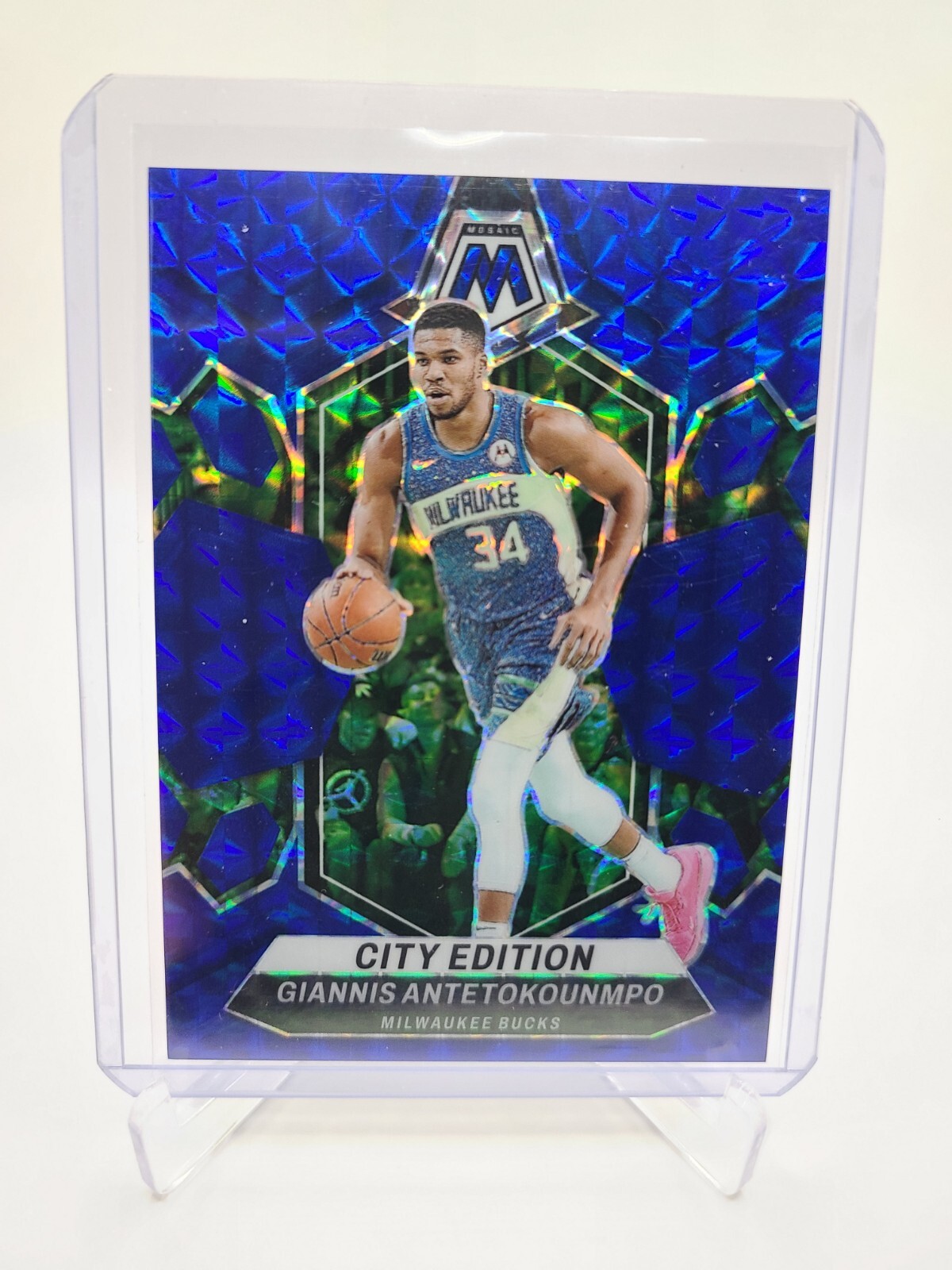 2023-24 Panini Mosaic No. 279 Giannis Antetokounmpo Blue Mosaic Prizm 139/199