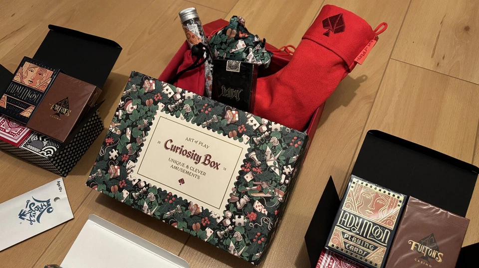 Art of Play Dan & Dave Curiosity Box 20 Playing Cards Poker Decks Mystery rar - Bild 2 von 4