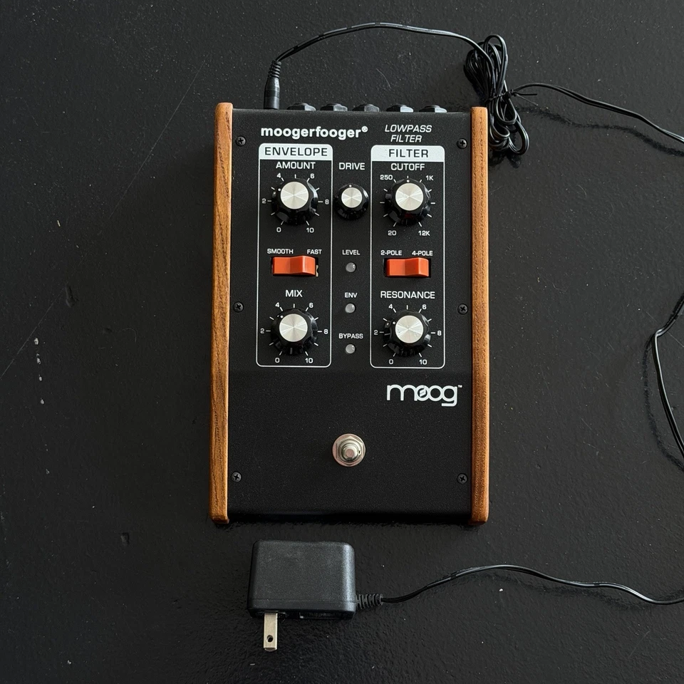 Usado Moog MF-101 Moogerfooger Filtro Paso Bajo Probado Funciona Pedal Efecto Foto 2 de 4