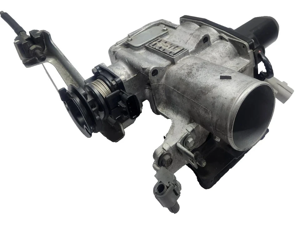 Lexus IS300 GS300 2000-2004 Fuel Injection Throttle Body Oem - Image 2 of 4
