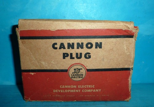 8 NOS Cannon XL-3-11 XLR Connectors in Original Box - Picture 6 of 6