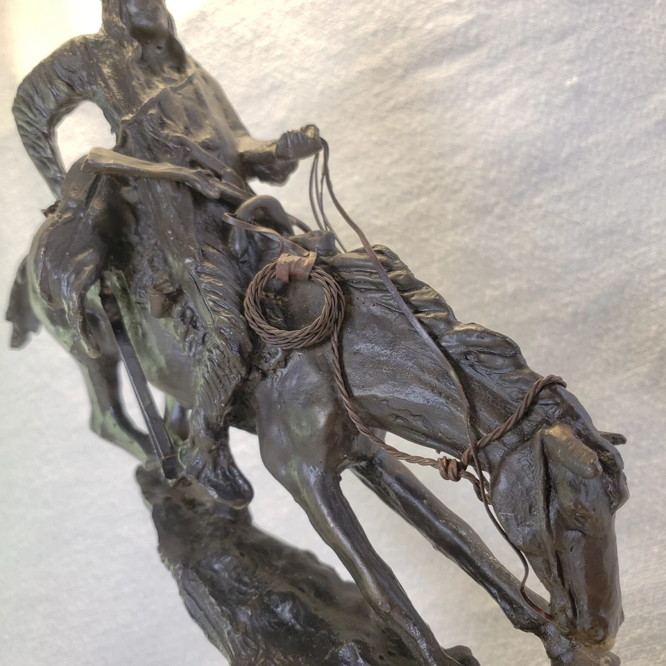 Escultura/estatua de bronce Frederic Remington Mountain Man, 12"" H x 8"" L x 4" W Foto 4 de 4