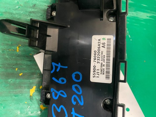 2011-2013 Lexus CT200h AC Heater Climate Control 55900-76060 - Picture 4 of 4
