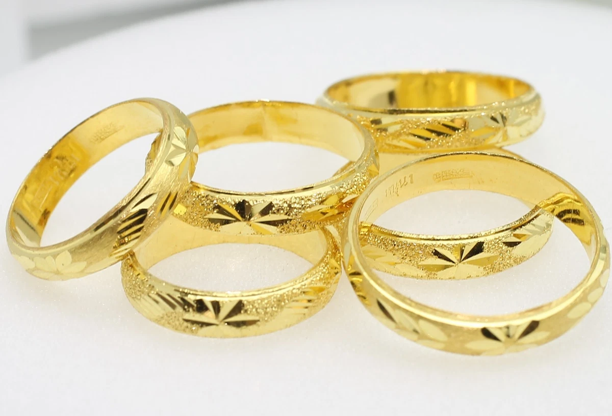 Plain gold ring with shop one diamond