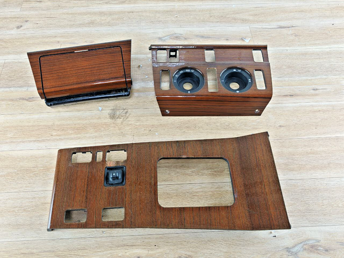 w124 ウッドセンターパネル Mercedes Benz W124 Wood trim Wallnut set for Center Dash and