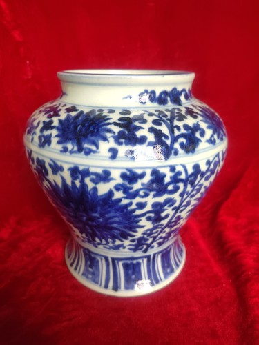 Premium Ming Dynasty Wanli Year Blue and White Pattern Porcelain Jar - Picture 3 of 9