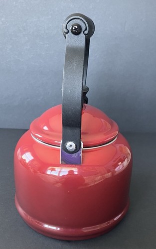 Le Creuset Maroon Cerise Tea Whistling Kettle 1.6L / 1.7 Qt Ombre Enamel Teapot - Picture 2 of 10
