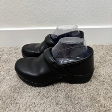Dansko Professional XP 2.0 Women's Leather Slip Resistant Clogs Size Size 38