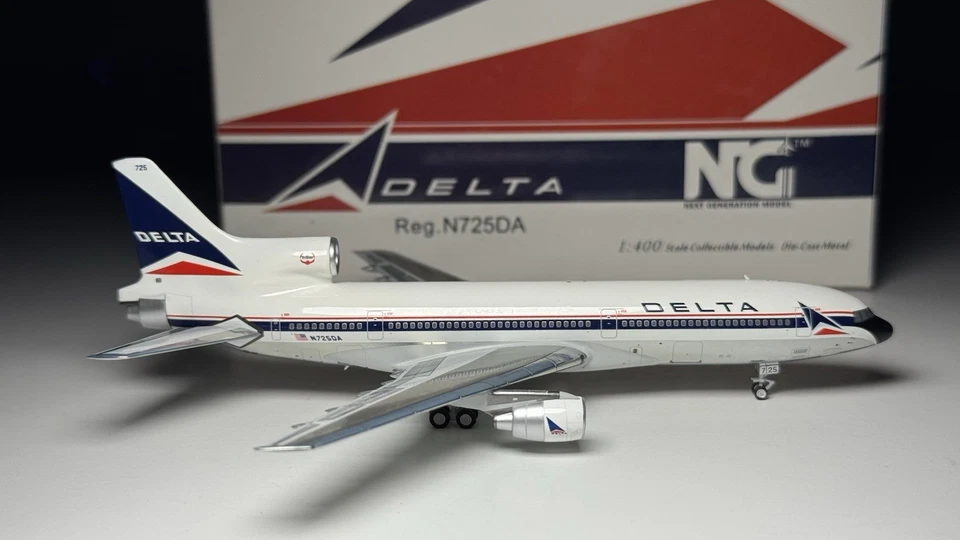NG Models 1:400 Delta Airlines L1011-40 N725DA Widget - Image 2 of 4