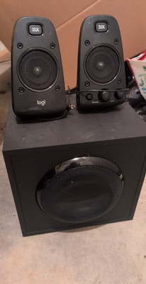 Logitech Z623 130W 12'' Sub + 2x35W Satellites w/analog RCA/3.5mm jack inputs