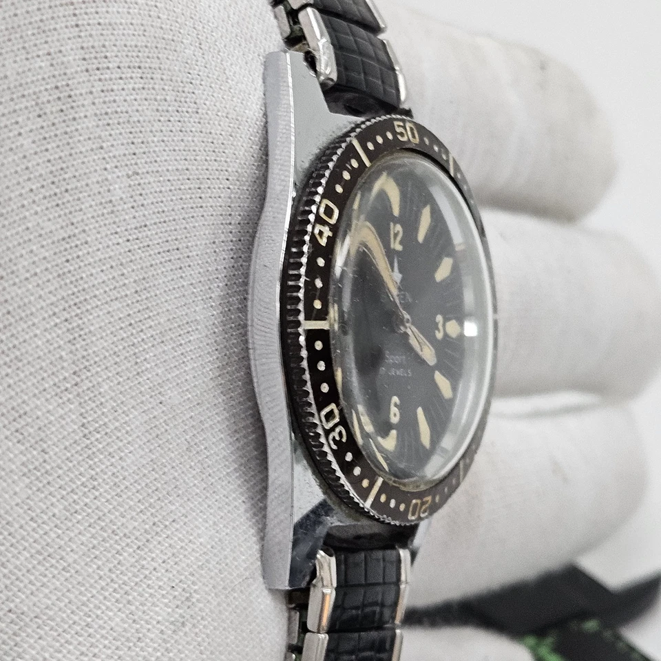 Vintage Rare 1960s Buren Diver Mens Watch Glow Mechanical 17 Jewel Black Dial  - Image 3 of 4