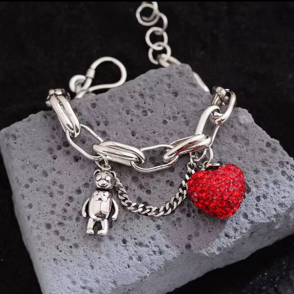 Dickes Armband Silberner Metall - Erdbeere Charms- Damen Schmuck 🍓 - Bild 3 von 4