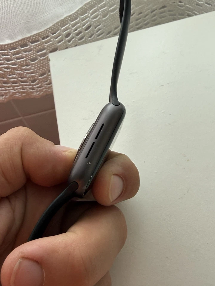 Apple Watch Series 4 44mm Cassa Alluminio Grigia Siderale - Immagine 3 di 4