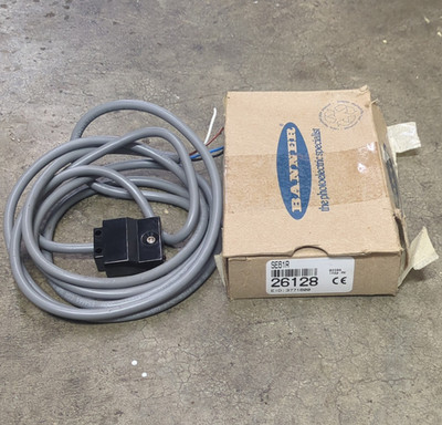 Banner Photoelectric Sensor SE61R 26128 DC SPDT Digital Solid State w/ Cable