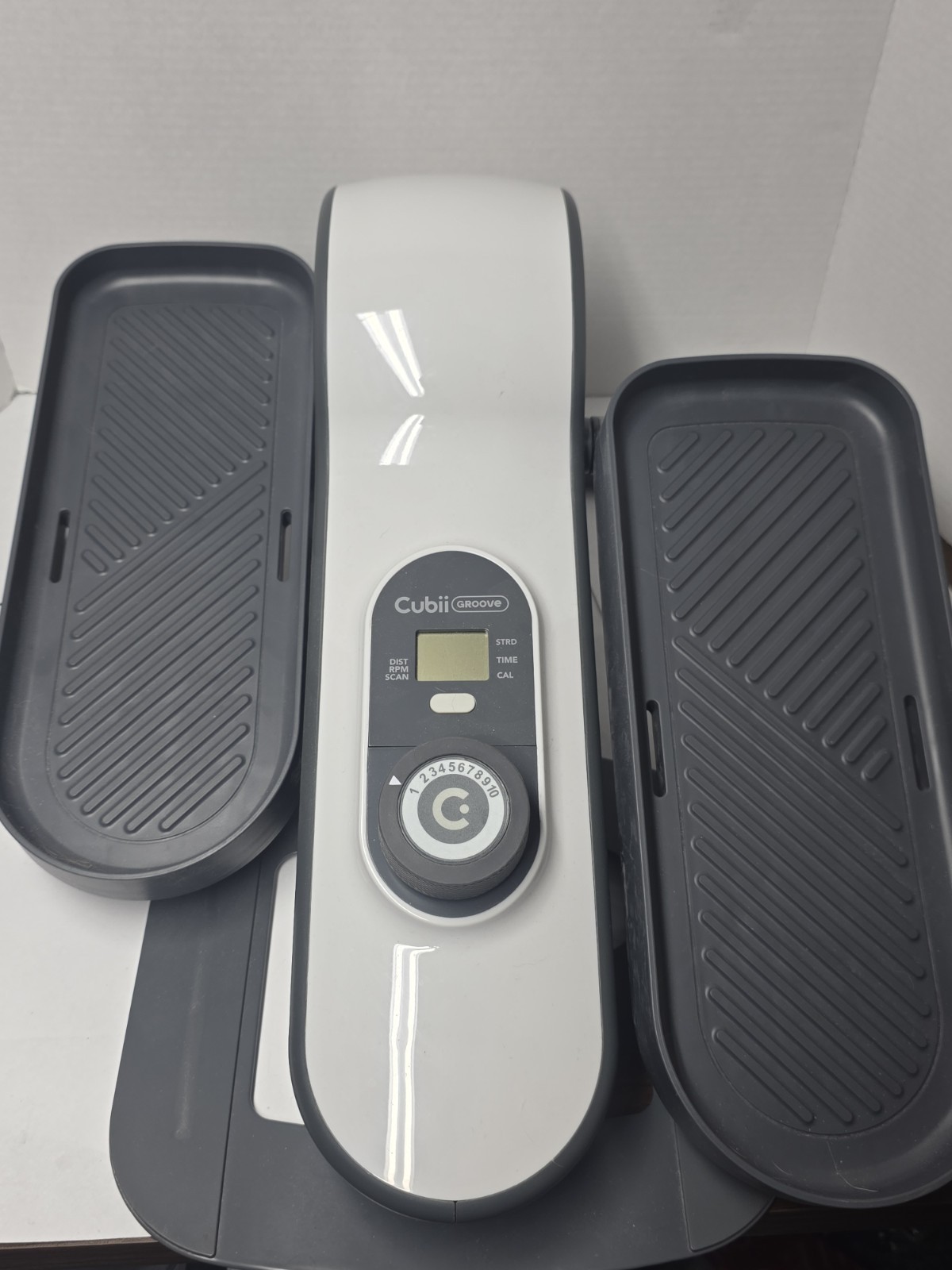 Cubii Groove Compact Seated Elliptical Model F7a1 White Used Great Condition