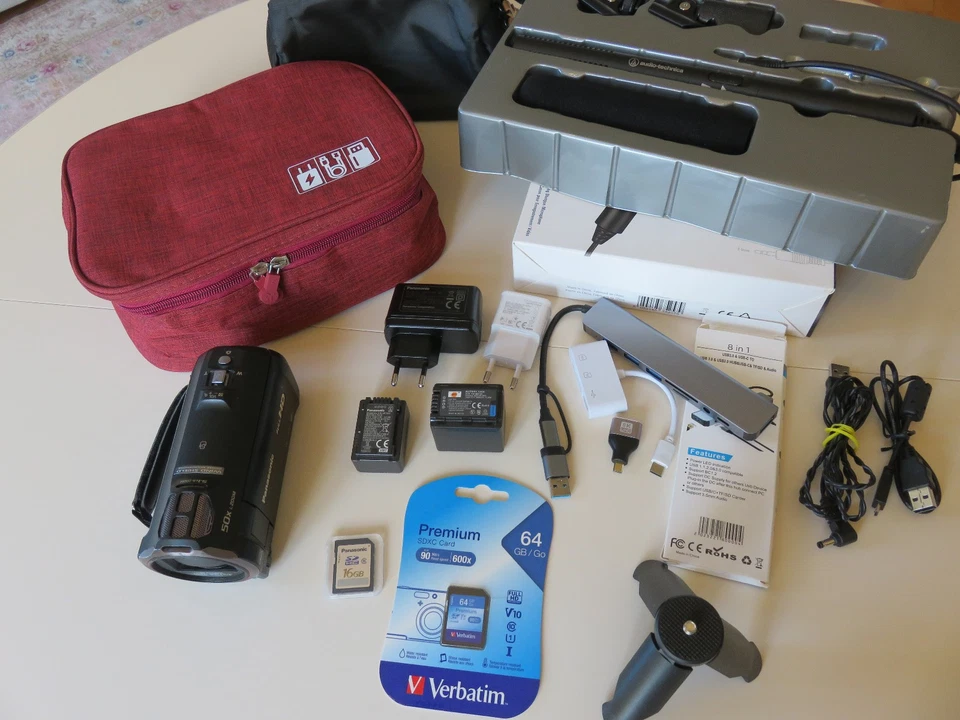 Panasonic HC-V777 [TOP] Full HD Camcorder Kamera + Großes Zubehörpaket + 2xSDXC - Bild 1 von 4