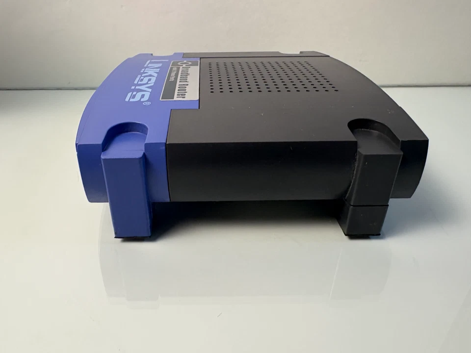 Linksys RT31P2 3-Port 10/100 Wired Router with 3 ethernet and 2 Phone Ports - Image 4 of 4