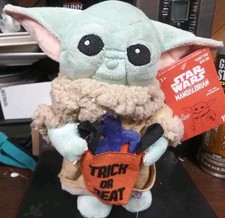 Halloween Disney Star Wars Mandalorian Yoda Grogu Treat Or Treat Waddles  Walk
